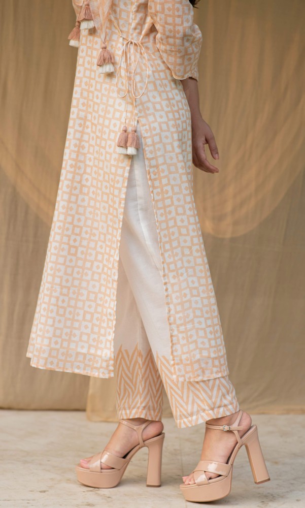 KAPRAAHA PEACH COTTON TUIC SET