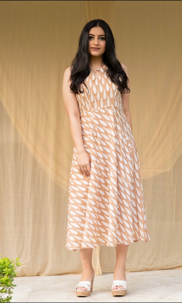 KAPRAAHA BROWN MAXI WITH SCARF